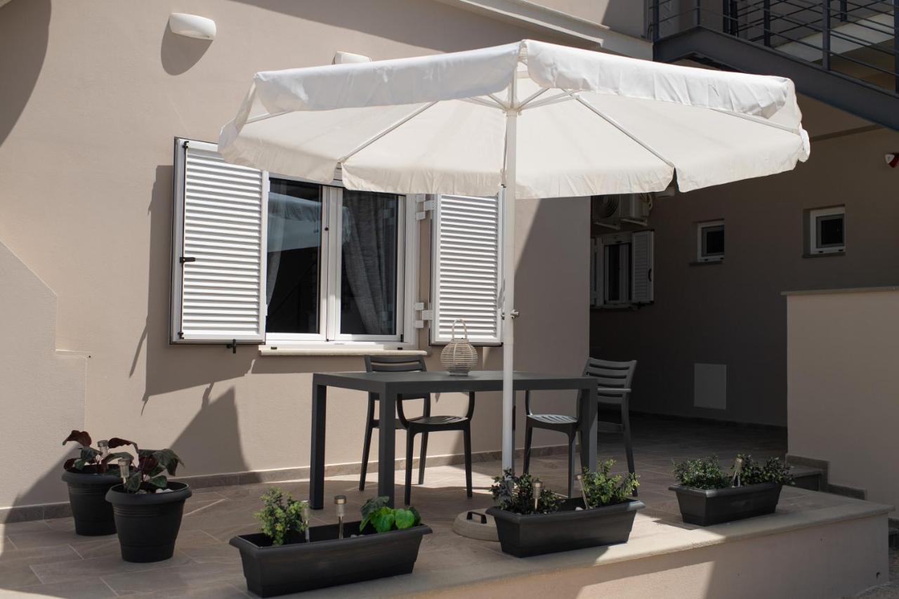 Loggos Apartments Longos  Esterno foto
